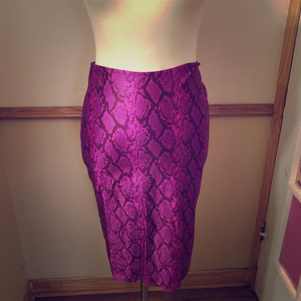 Python print skirt in Pink!!